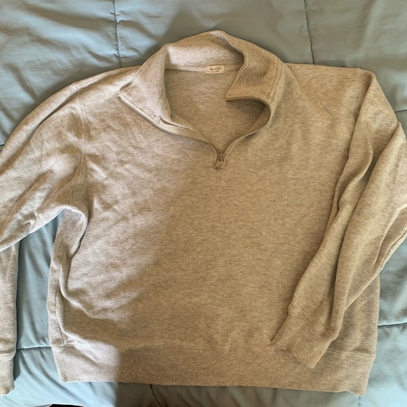 Brandy Melville Sweaters - Brandy Melville quarter zip